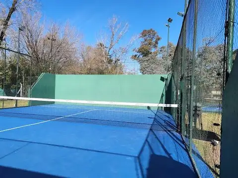 Casa en Venta con 4 cocheras