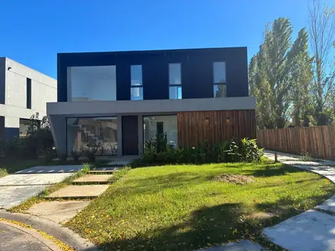 Casa  en Venta en Lagoon Pilar, Pilar, G.B.A. Zona Norte