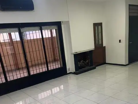 Depto Tipo Casa 5 ambientes con 2 baños