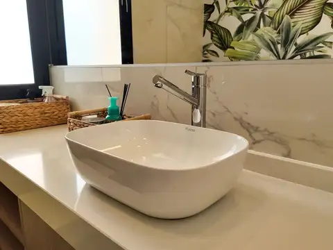 Casa 6 ambientes con 2 baños