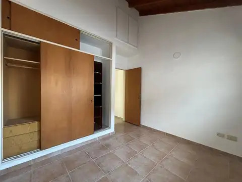 Depto Tipo Casa en Alquiler de 3 ambientes