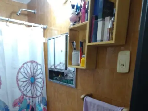 Casa 2 ambientes con 1 baño