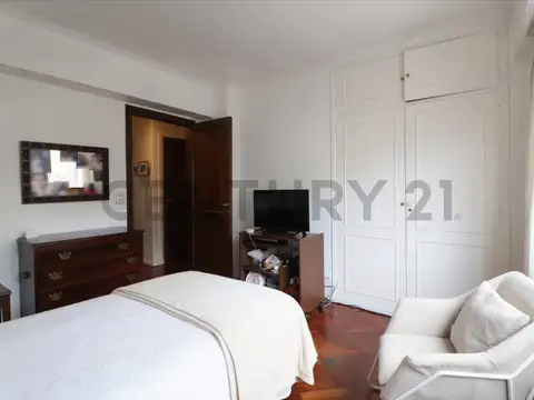 Venta 3 ambientes luminoso con balcón