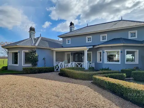 VENTA Casa en El Malacate. 7 Ambientes. Excelente calidad con detalles únicos.