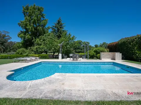 Casa en Venta en Abril Club De Campo, USD 1.780.000