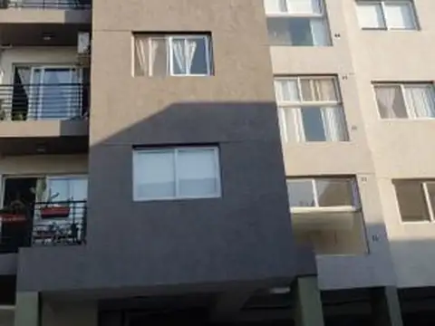 Ing Guillermo Marconi 200, Piso 1