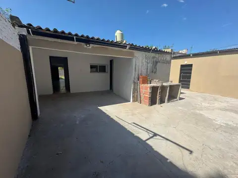 Casa en Alquiler con 5 cocheras