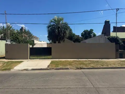 VENTA  CASA + DEPARTAMENTO EN BARRIO SAN BERNARDO LUJÁN