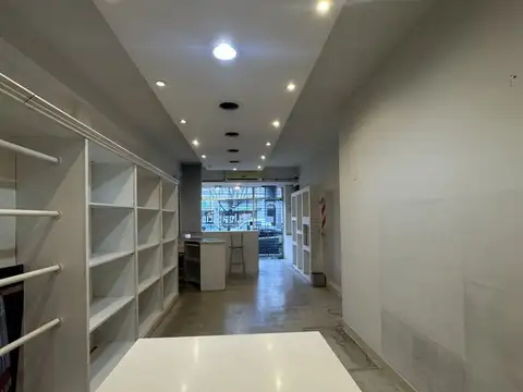 Local en Alquiler en Villa del Parque, $ 2.400.000