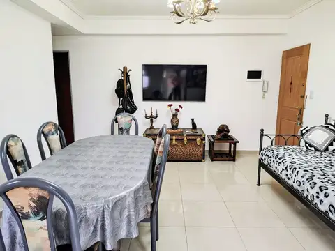 VENTA PH 2 AMBIENTES CON PATIO BARRIO NAON