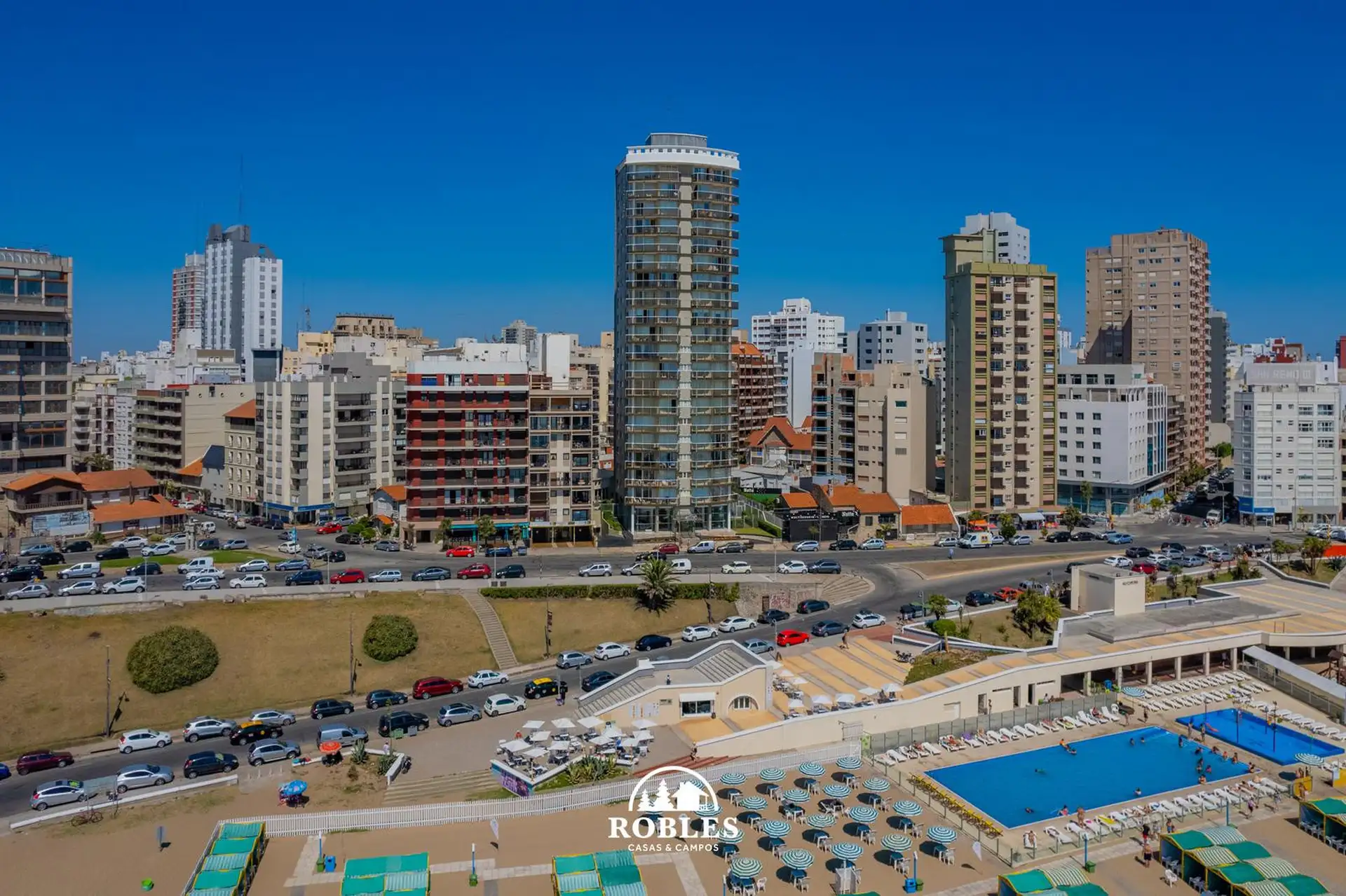 Departamento frente al mar, en excelente entorno del barrio La Perla