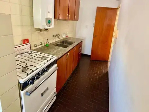 San Juan 3000, departamento amplio, 1 dormitorio, balcon.