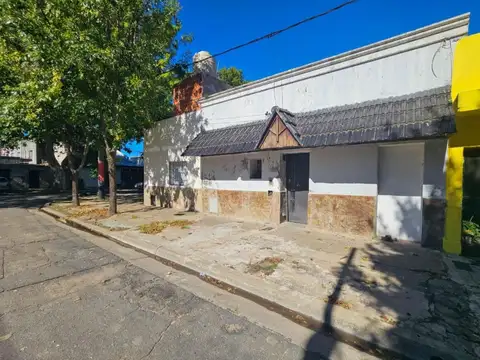 Venta PH de 2 dormitorios y patio barrio Remedio de Escalada de San Martin, Rosario