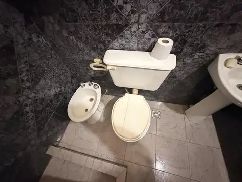 Depto Tipo Casa en Alquiler 40 años