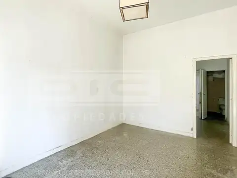 Oficina 2 ambientes con 1 baño