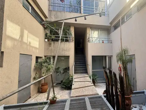 PH 3 AMBIENTES 2 HABITACIONES EN SUIT Y PATIO MUY LUMINOSO RECIEN PINTADO SOLO CON SEGURO DE CAUCION