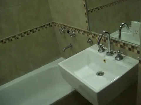 Departamento 2 Ambientes con Balcón y Ascensor