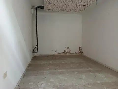 8 e/ 48 y 49 - Galería del Sol - Local 19