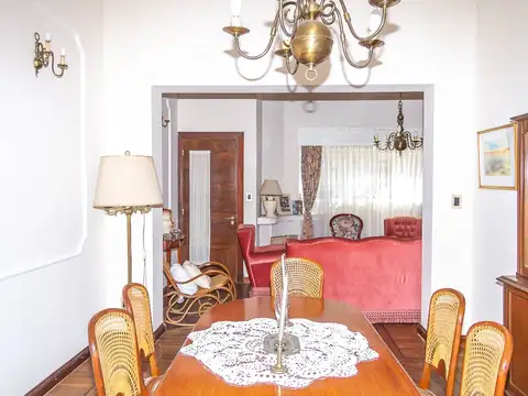 Casa 6 ambientes con 3 baños