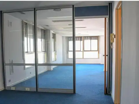 Oficina de 90m2 al frente Rioja al 1037, Rosario Excelente estado