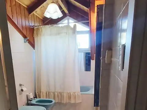 Casa 5 ambientes con 2 baños