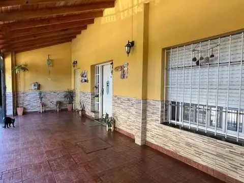 Casa - Venta - Argentina, Lomas de Zamora - Eugenio Oneil 247