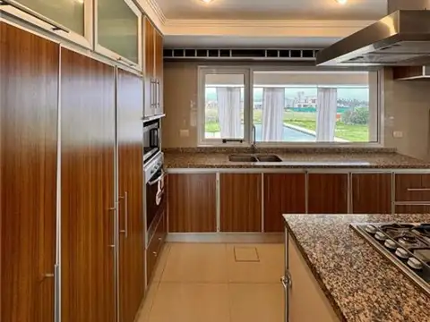 Casa en Venta en La Concepcion, USD 390.000