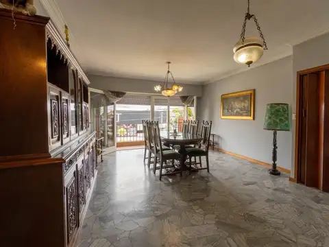 Avenida Jacinto Peralta Ramos 1600