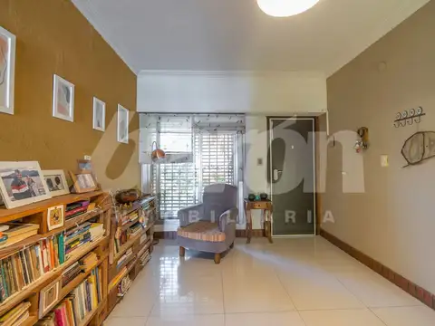 Depto Tipo Casa 5 ambientes con 2 baños