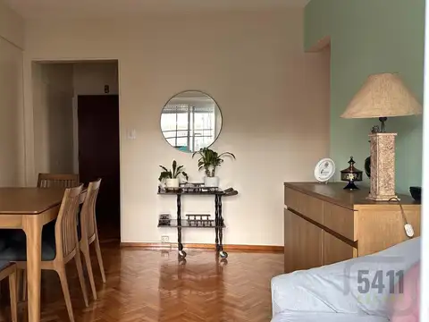 Venta Departamento 3 ambientes contrafrente en Balvanera, impecable estado, luminoso, silencioso