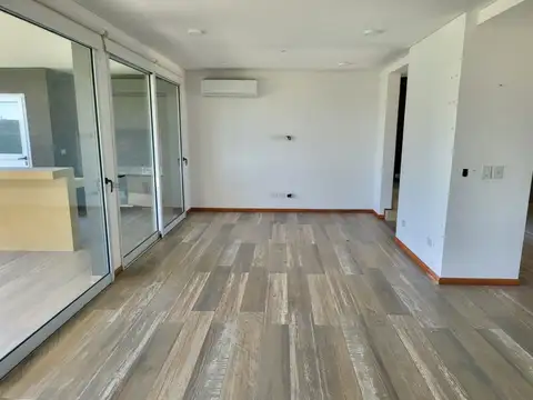 Casa en Alquiler en Terralagos, USD 3.500