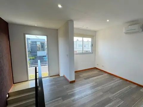 CASA 5 AMBIENTES EN ALQUILER EN TERRALAGOS