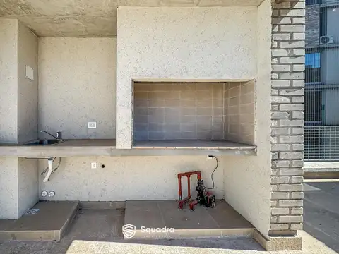 VENTA -  Casa Triplex 2 dormitorios   comodín, con baulera - Barrio Abasto, Rosario.