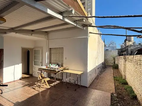CASA EN VENTA EN PERGAMINO CON PATIO Y PILETA