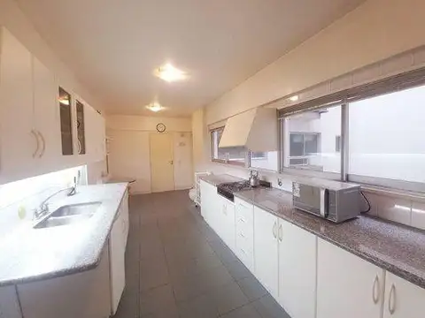 Departamento 4 ambientes con 4 baños