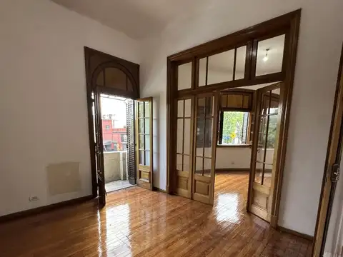 Departamento 6 ambientes con 2 baños