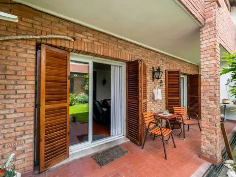 Venta casa 5amb jardín quincho garage x2 Agronomia