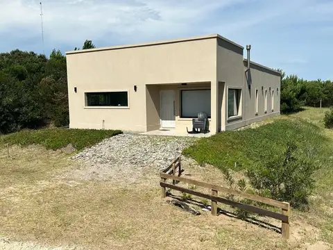 CASA EN VENTA EN PUNTA MEDANOS - PINAMAR