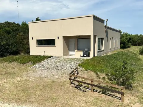 CASA EN VENTA EN PUNTA MEDANOS - PINAMAR