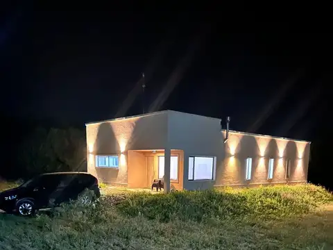 Casa 3 ambientes con 2 baños