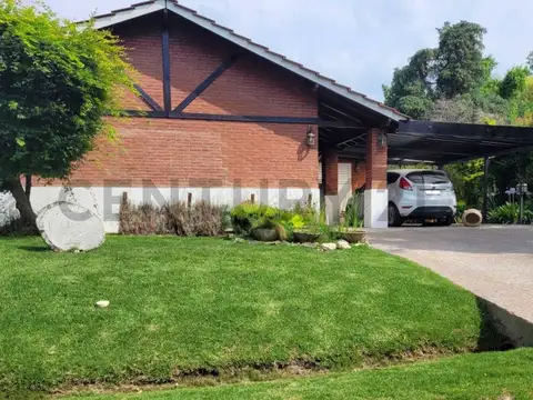 Casa en Venta con 1 cochera