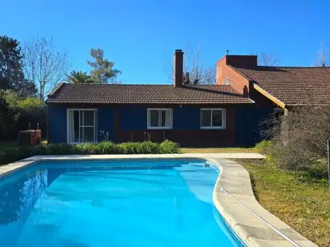 VENTA CASA 5 AMBIENTES EN ROBLES DEL MONARCA PILAR
