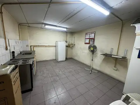 Galpón salida a dos calles 780mts2cubiertos - Haedo