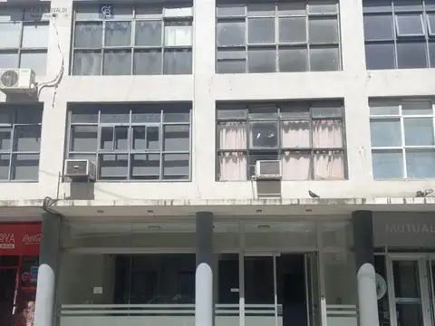 Oficina en edificio, 1ra Junta (esquina 25 de Mayo) al 2500