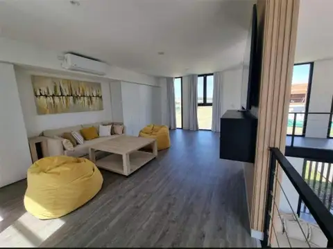 Venta Gran casa en Medal Pilar - Espectacular oportunidad en Lote al Golf