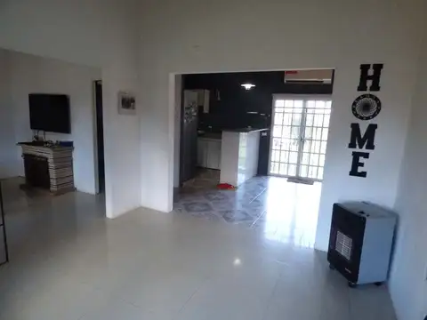 Casa 5 ambientes con 2 baños