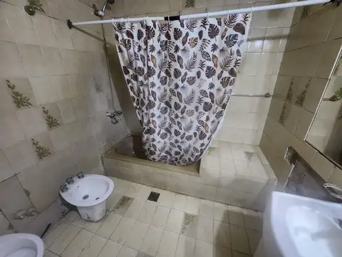 Casa 3 ambientes con 1 baño