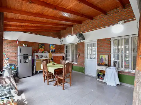 Casa 3 ambientes con 1 baño