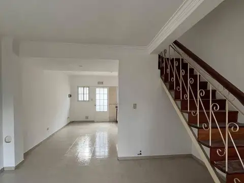 Casa en Alquiler en San Antonio de Padua, $ 850.000