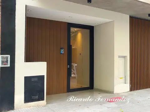 Quesada 2000, Piso 1°